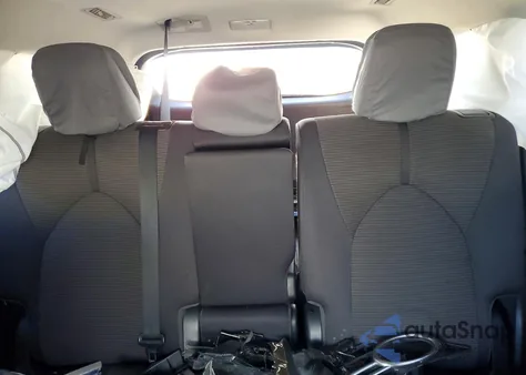 2022 Toyota Highlander L z USA, uszkodzony, nr VIN 5TDCZRAH2NS117028